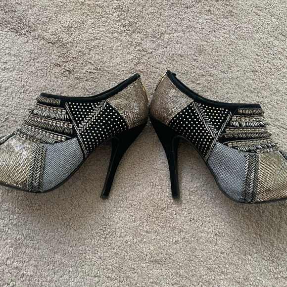 Colin Stuart embellished zip up booties - Picture 4 of 10
